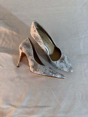 Antonio Melani Crystal Embellished Snakeskin Pointed Toe Pumps Size 7M